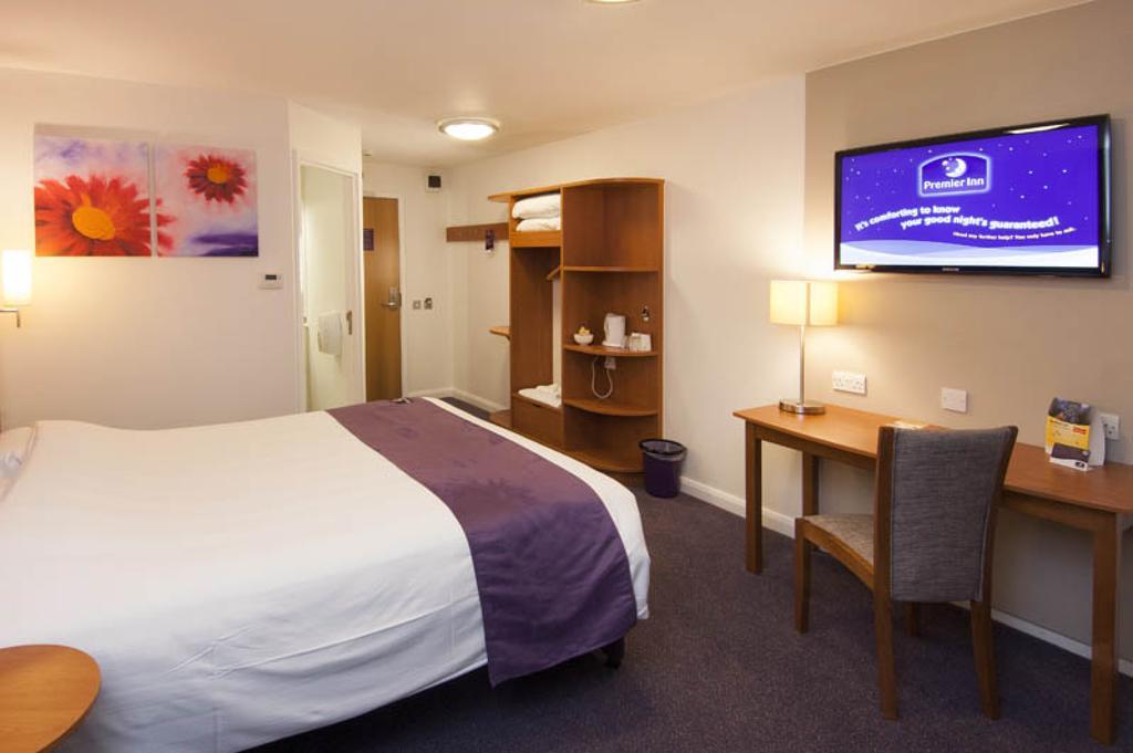 Premier Inn Cobham Cobham  Exterior foto